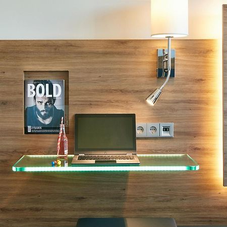 Moxy Paris Charles De Gaulle Airport Hotel Roissy-en-France Kültér fotó