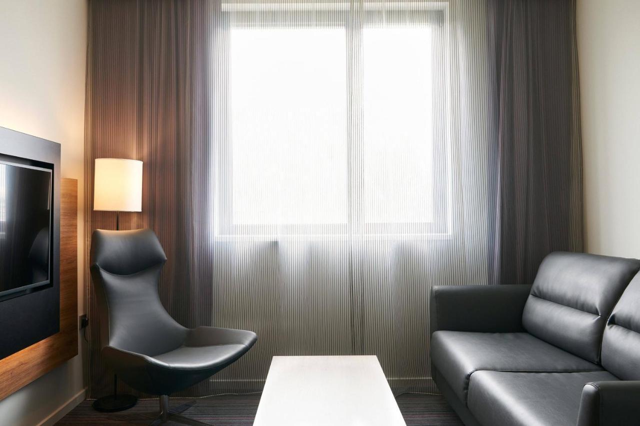 Moxy Paris Charles De Gaulle Airport Hotel Roissy-en-France Kültér fotó