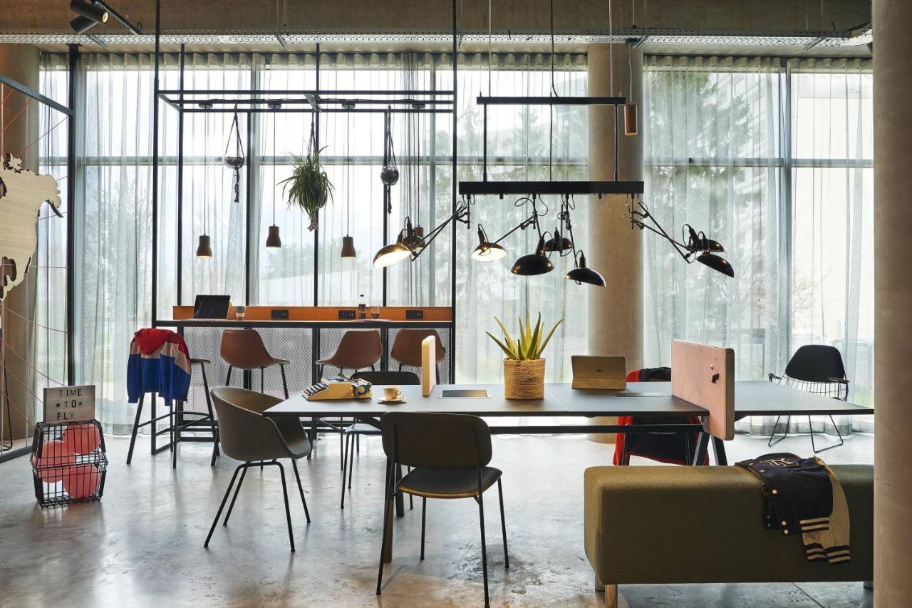 Moxy Paris Charles De Gaulle Airport Hotel Roissy-en-France Kültér fotó